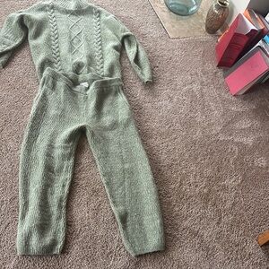 Universal Thread Green Sweater Set